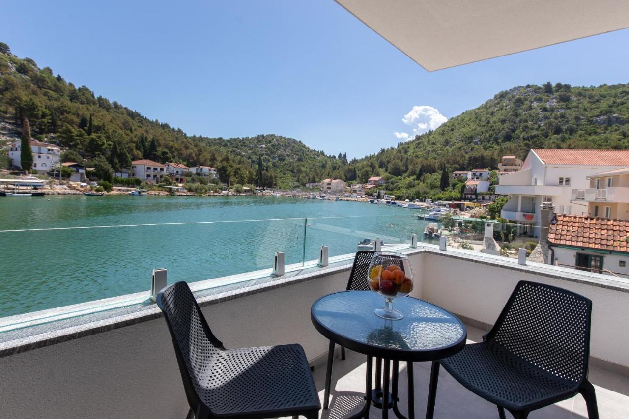 Villa Luni บลัตเซ ภายนอก รูปภาพ
